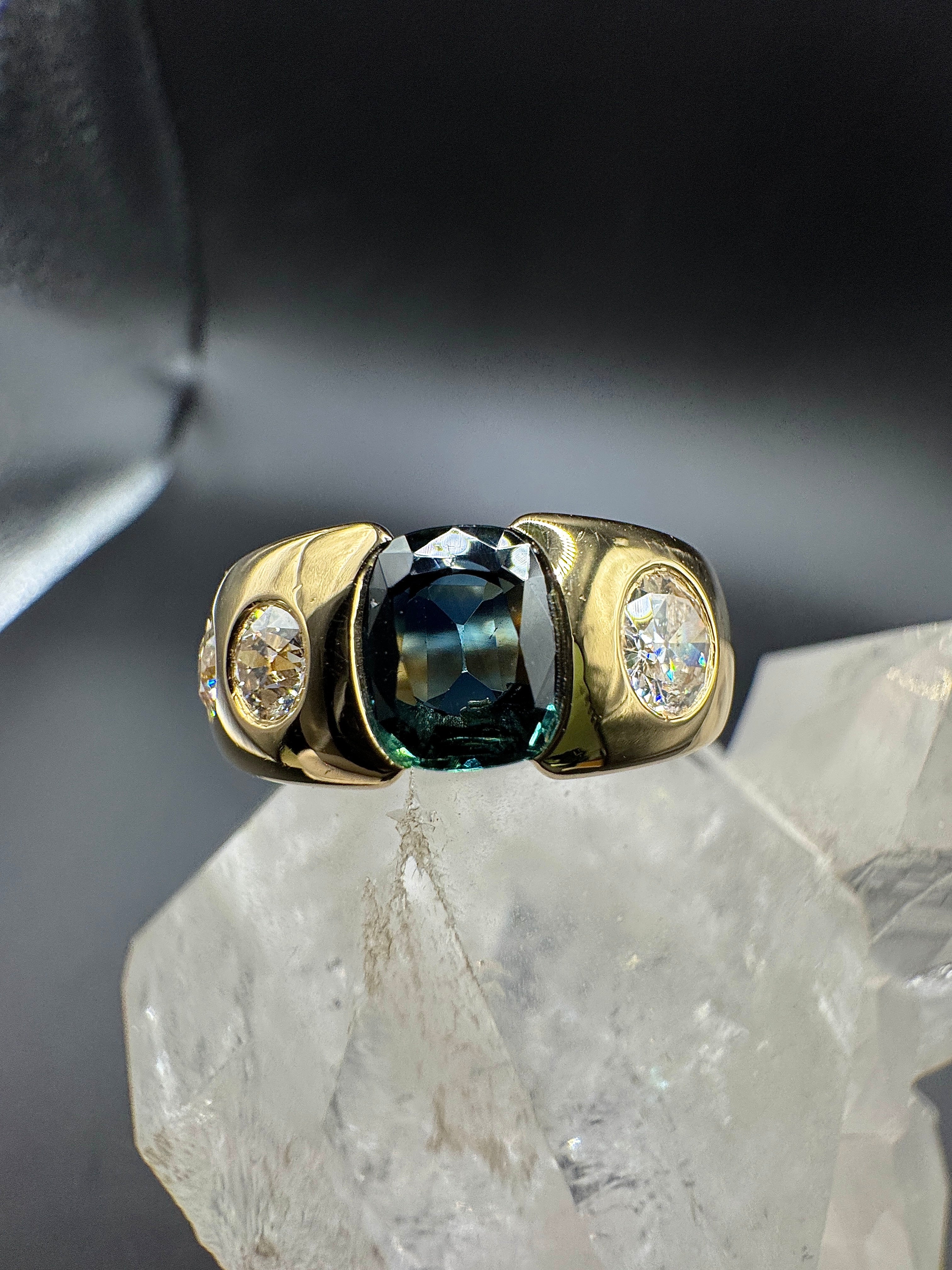 Hochwertiger Jaufmann Ring in 18 Karat Gelbgold mit Saphir & riesigen Diamanten