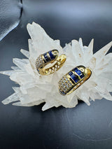 Wirkungsvolle Kreolen in 18 Karat Gelbgold mit Brillanten & Saphiren