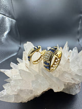 Wirkungsvolle Kreolen in 18 Karat Gelbgold mit Brillanten & Saphiren