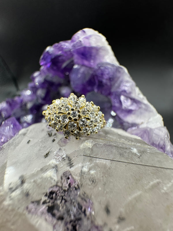 Wirkungsvoller Cocktailring in 18 Karat Gelbgold mit feinen Brillanten