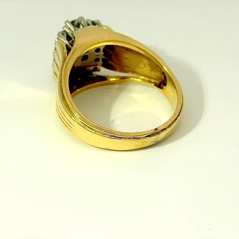 Eindrucksvoller Vintage-Ring in 18 Karat Gelb- und Weißgold mit hochfeinen Brillanten – ausdrucksstarke Handarbeit mit Geschichte