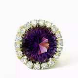 Prunkvoller Cocktailring in 18 Karat Gold mit großem Amethyst & Brillanten