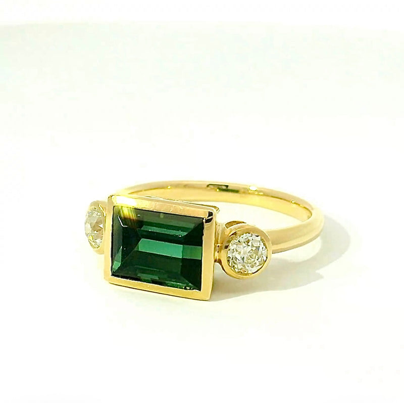 Moderner Turmalin Ring in 14 Karat Gelbgold mit Altschliff Diamanten