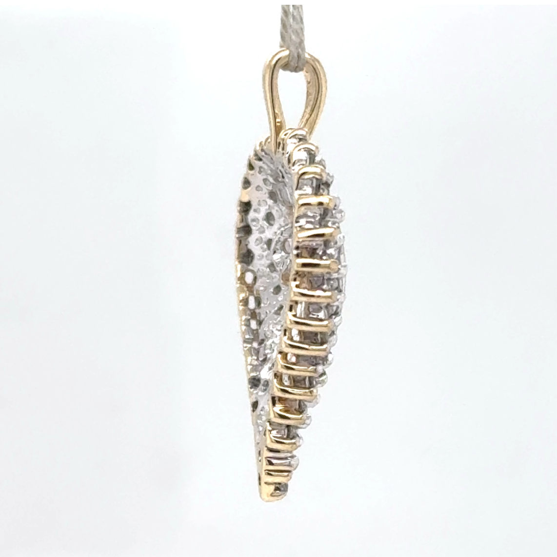 Elegant bicolor hart van 10 karaat goud met 67 diamanten