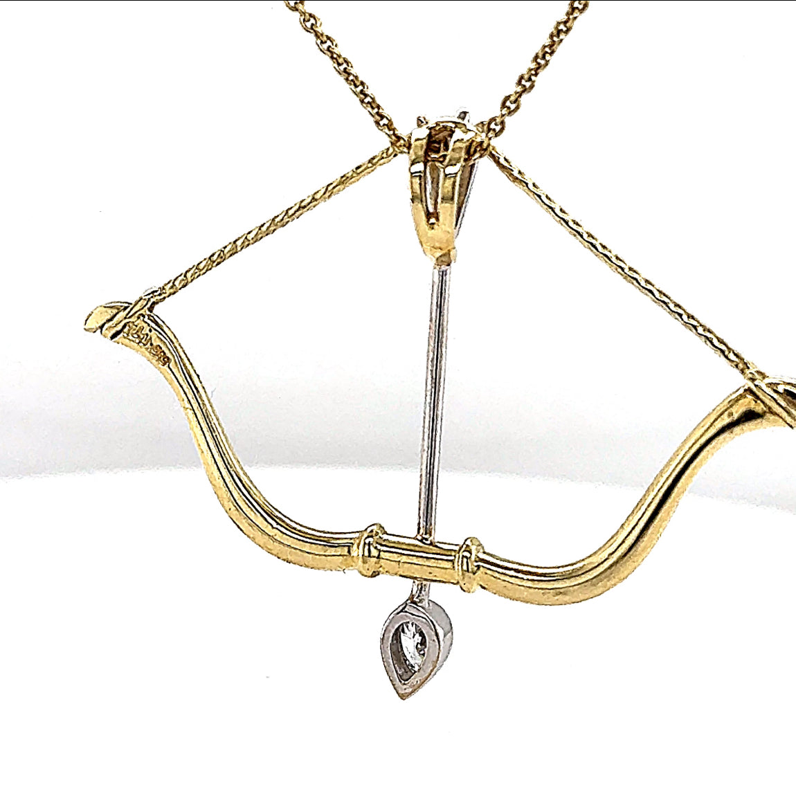Amore Pfeil und Bogen in 14 Karat Gelbgold mit hochfeinen Brillant-Tropfen