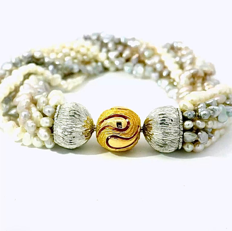 Besonderes Goldbaur Perlenarmband mit Bajonettverschluss in 18 Karat Gold