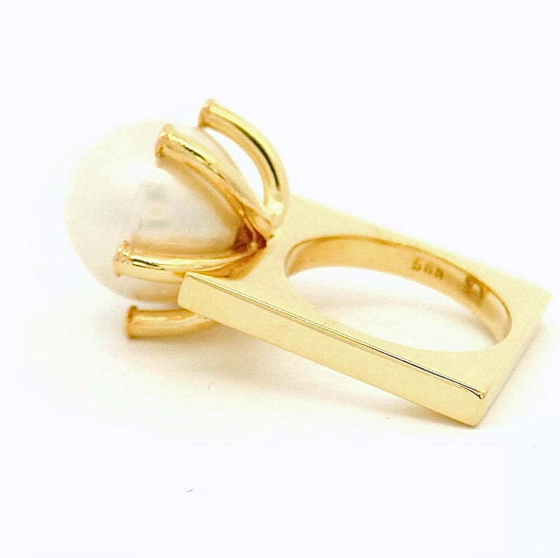 Ausgefallener Südseeperlen-Ring in 14 Karat Gelbgold mit Brillanten
