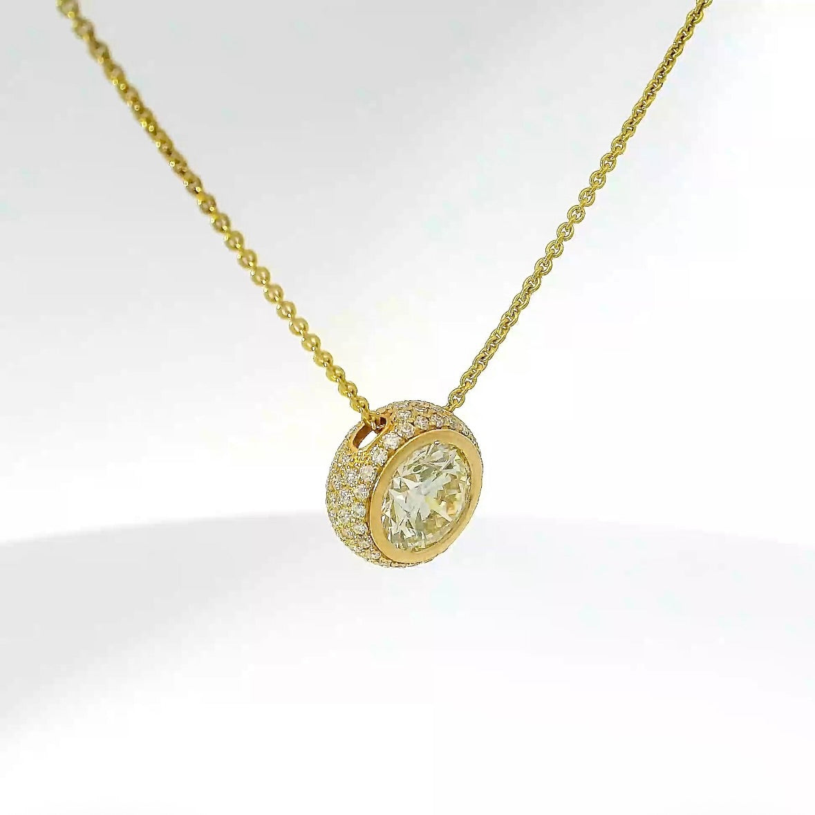 Solitaire pendant gold