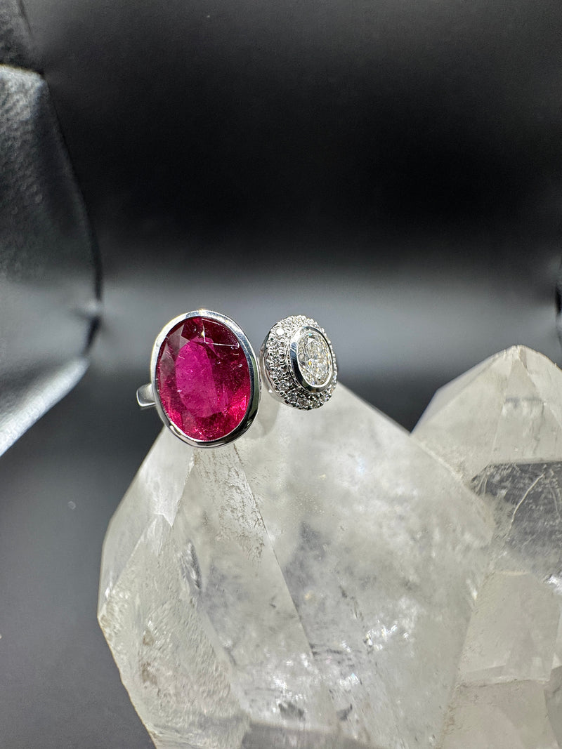 Eleganter Ring in 18 Karat Weißgold mit Rubellit & Brillanten