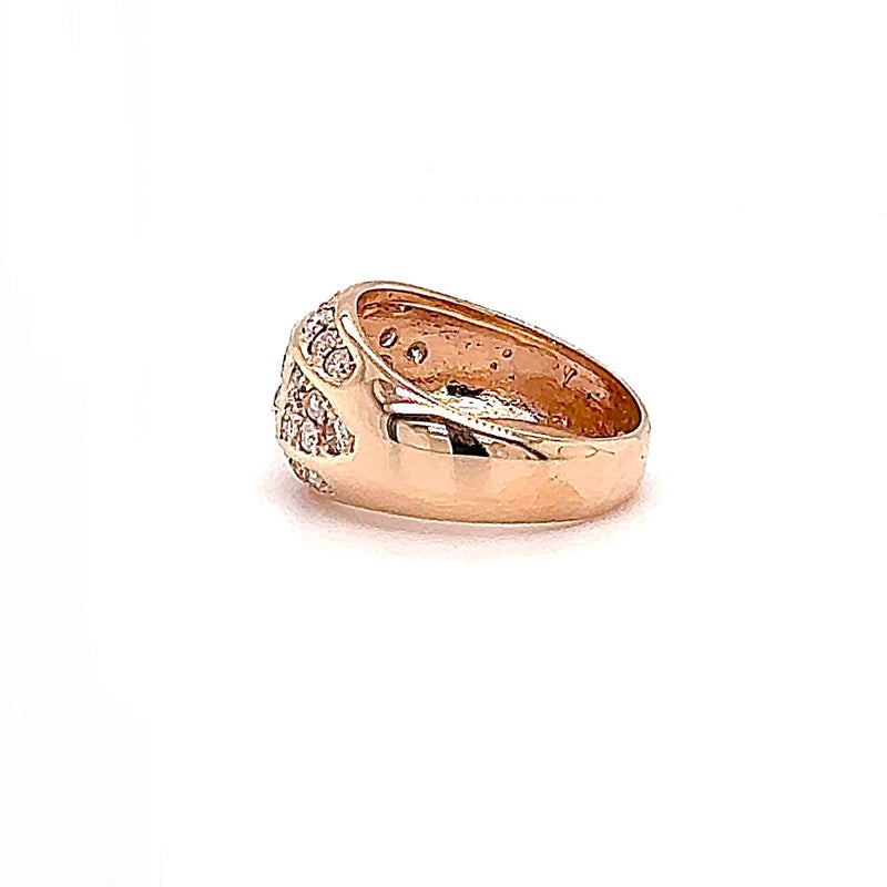 Dominanter Ring in 14 Karat Gelbgold mit feinen Brillanten