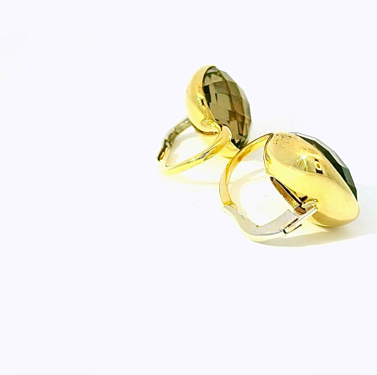 Elegante Kreolen in 18 Karat Gelbgold mit lebhaften Rauchquarzen