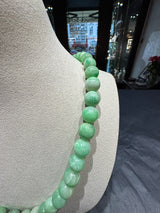 Hochwertige Jade-Kette mit 18 Karat Kugelschloss