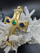 Beeindruckendes Kreuz in 18 Karat Gelbgold mit Brillanten, Smaragd, Rubin & Saphiren