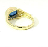 Zeitloser Ring in 9 Karat Gelbgold mit Saphir-Cabochon