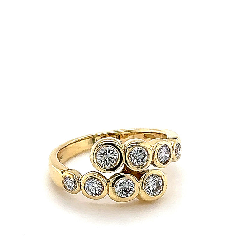 Stilvoller und eleganter Ring in 18 Karat Gelbgold mit hochfeinen Brillanten