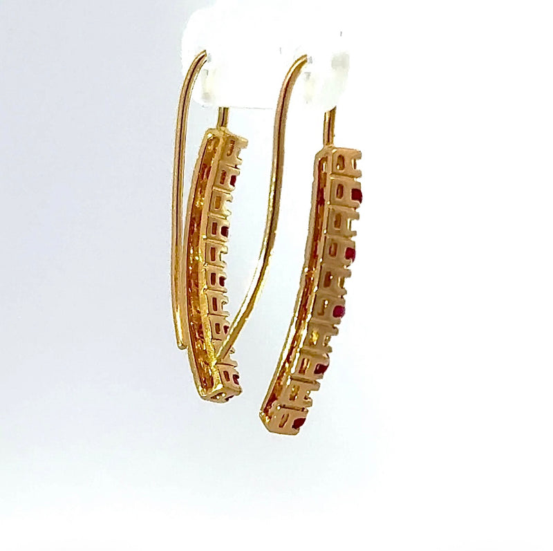 Elegante Hängeohrringe in 18 Karat Gelbgold mit Brillanten & Rubinen