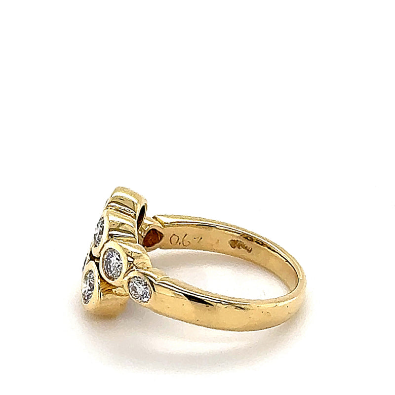 Stilvoller und eleganter Ring in 18 Karat Gelbgold mit hochfeinen Brillanten