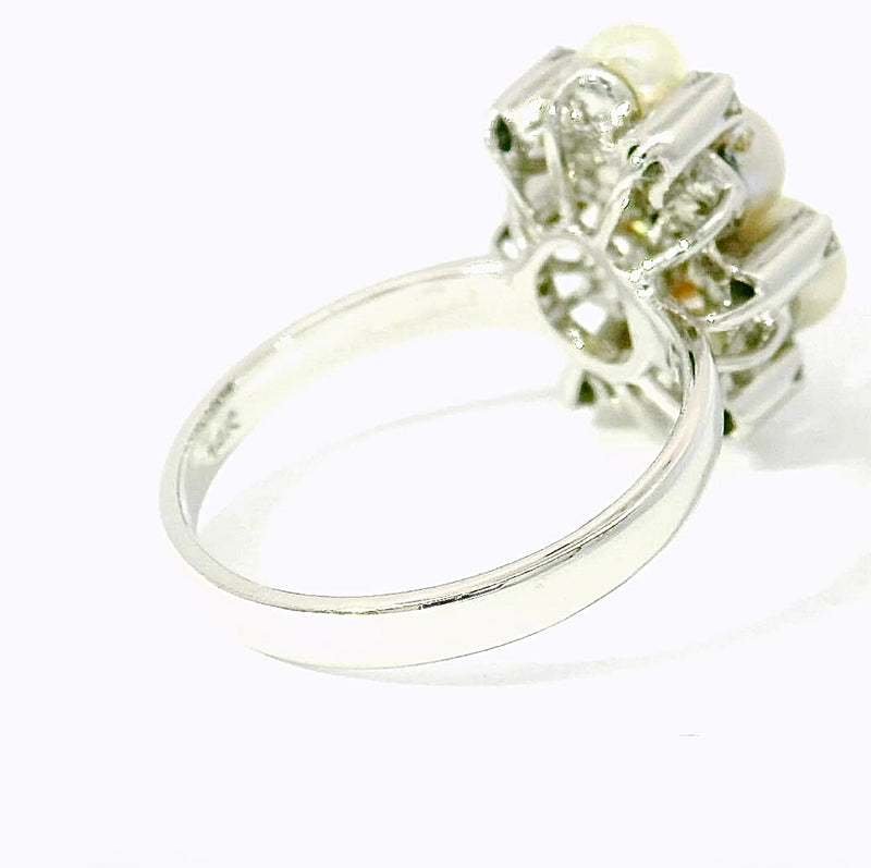 Ausgefallener Ring in 14 Karat Weißgold mit Perlen und Brillanten