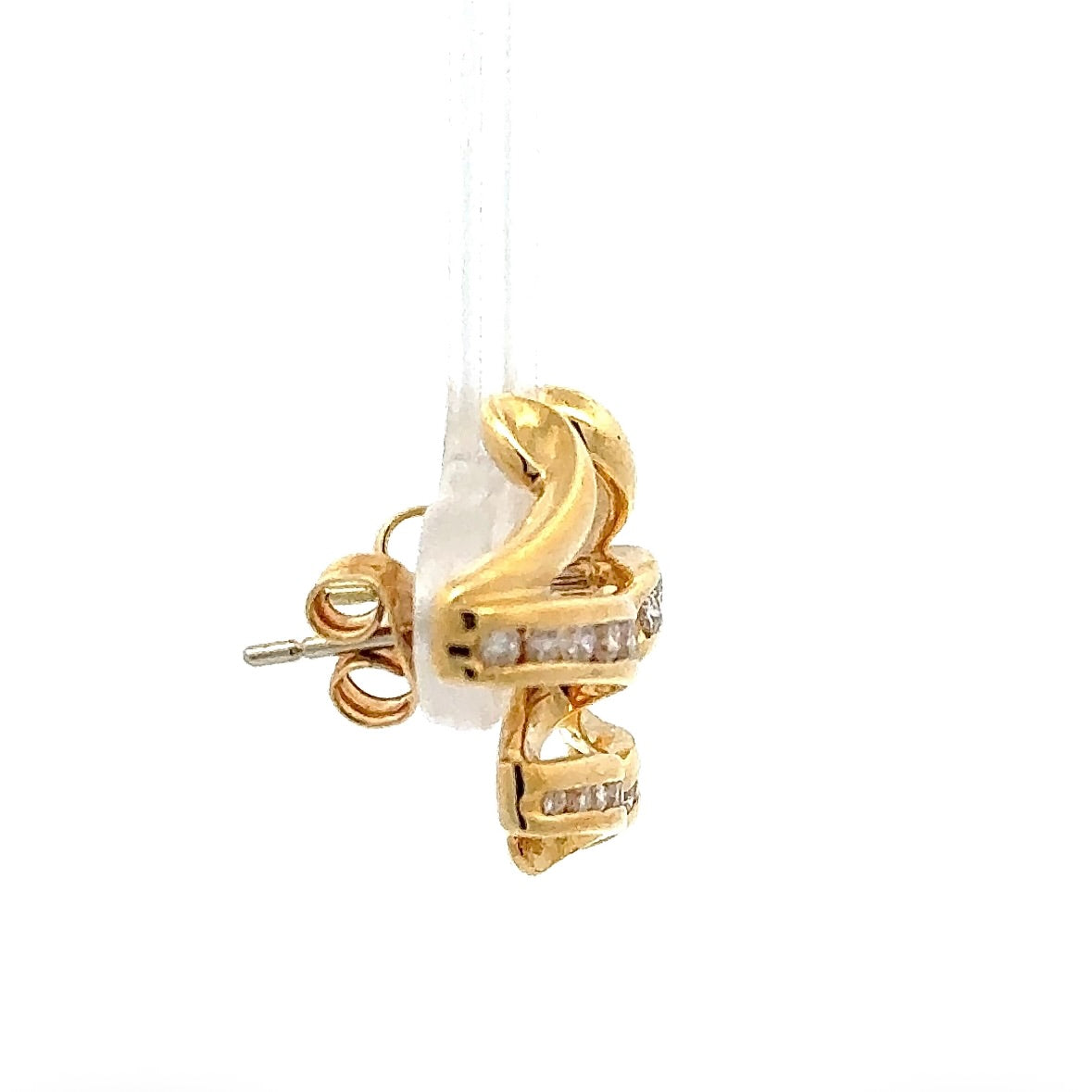 Elegant earrings in 18 carat yellow gold with fine brilliant-cut diamonds