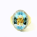 Edler Ring in 18 Karat Gelbgold mit augenreinem Aquamarin & Brillanten