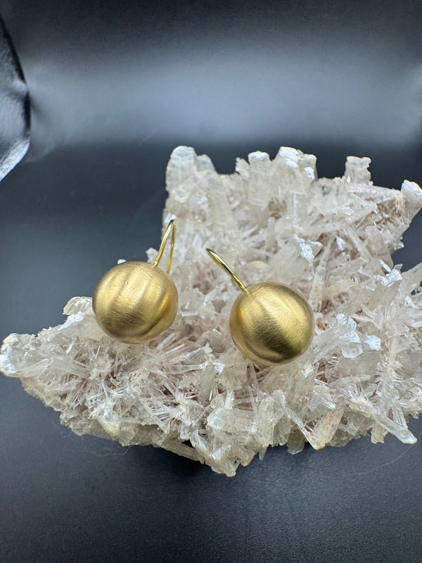 Zeitlose Kugel Ohrringe in 14 Karat strahlendem Gelbgold