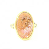 Moderner Ring in 18 Karat Gelbgold mit großem Morganit & Brillanten