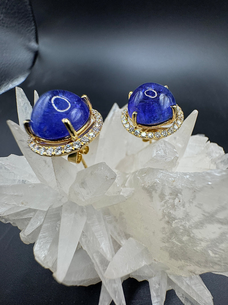 Beeindruckende Ohrringe in 18 Karat Gelbgold mit feinen Tansaniten & Brillanten