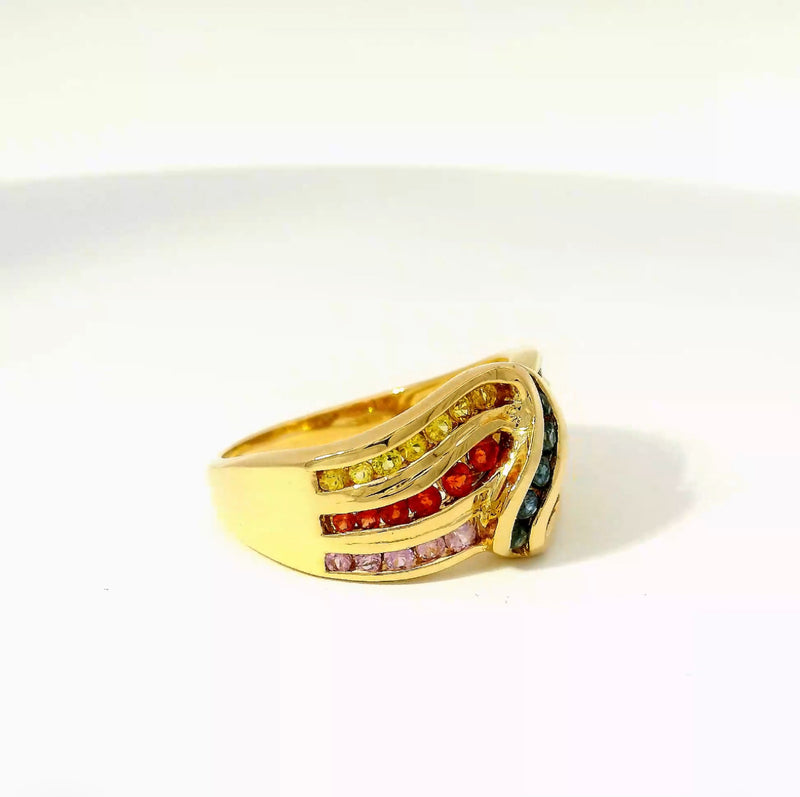Farbenfroher Ring in 14 Karat Gelbgoldmit Farbsteinen im Wellen-Design