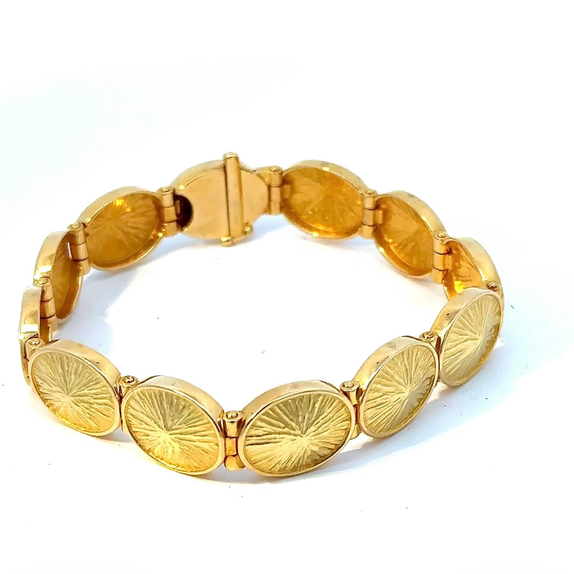 Solid designer bracelet by Fries Arauner in 18 karat (750) yellow gold