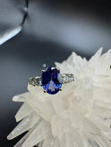 Moderner steinbetonter Ring in 14 Karat Gelbgold mit Tansanit und Brillanten