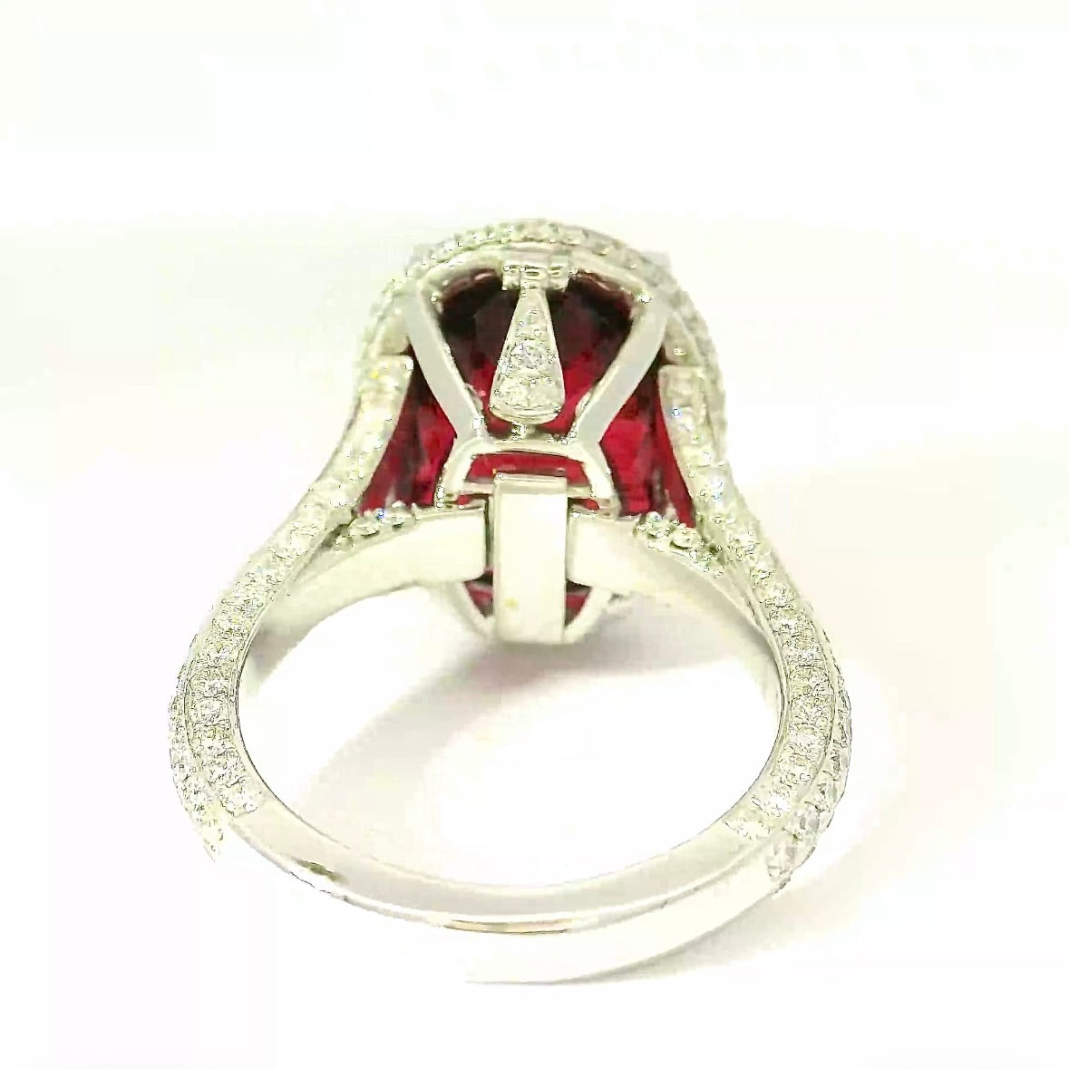 Impressive Ring & Pendant in 14 Karat White Gold with Rubellite & Brilliants