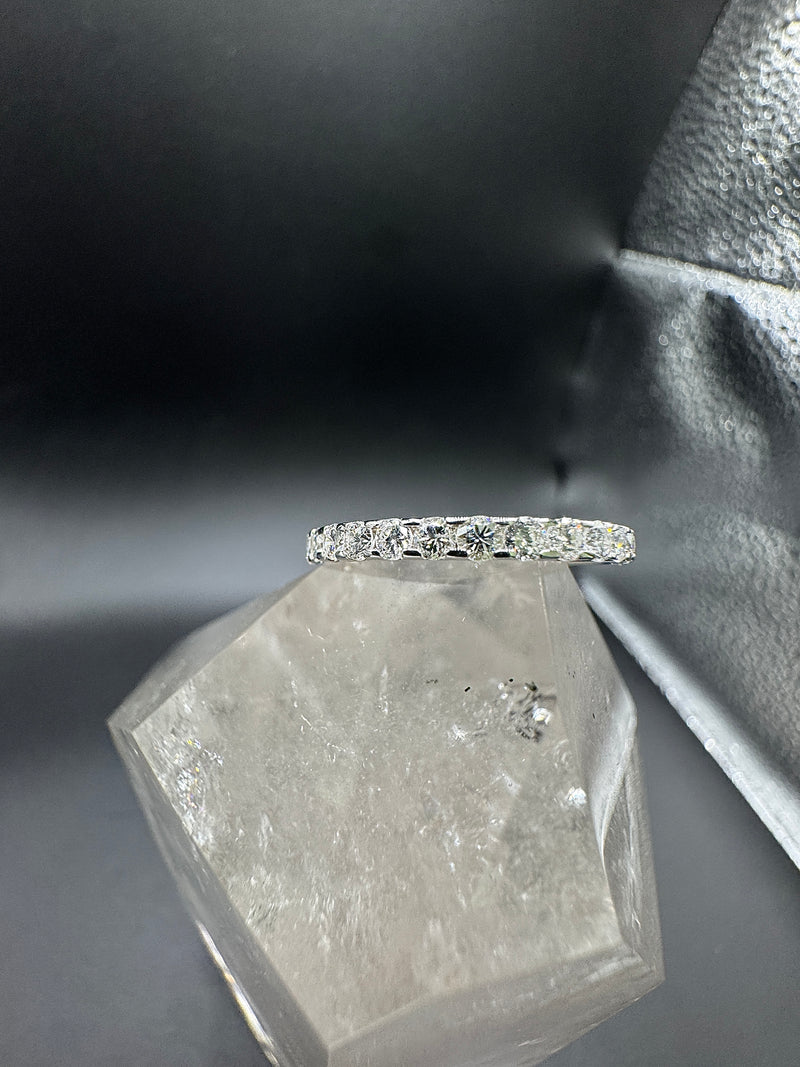 Moderner Memory Ring in 14 Karat Weißgold mit Brillanten