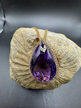 Exquisites Crivelli-Schmuckstück aus 18 Karat Roségold mit Amethyst