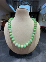 Hochwertige Jade-Kette mit 18 Karat Kugelschloss