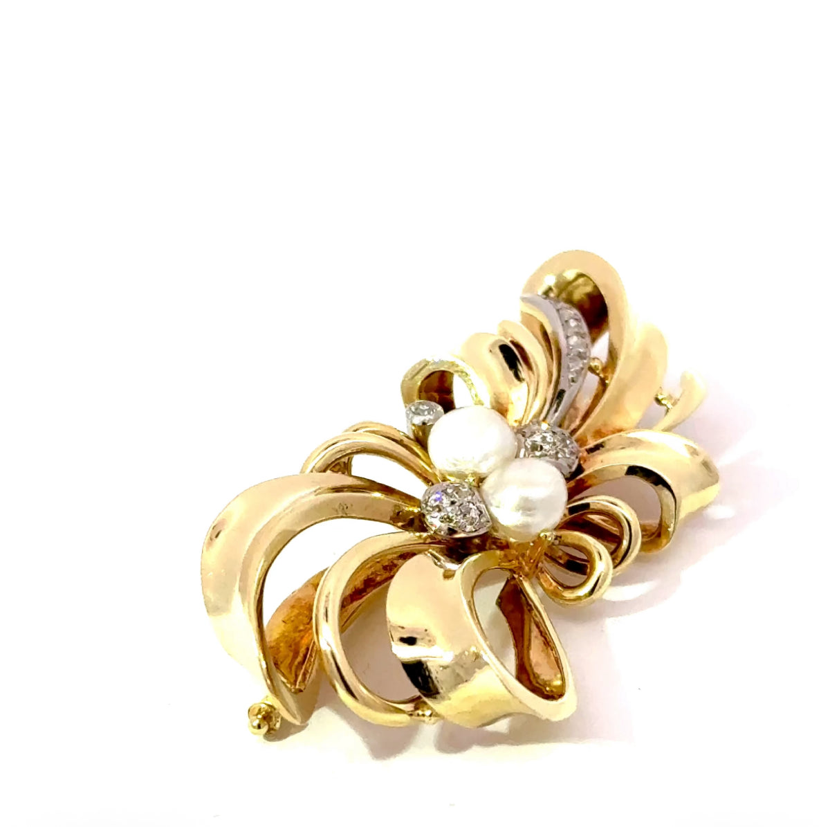 Vintage Brooch in 14 Karat Yellow Gold with Diamonds and Pearls