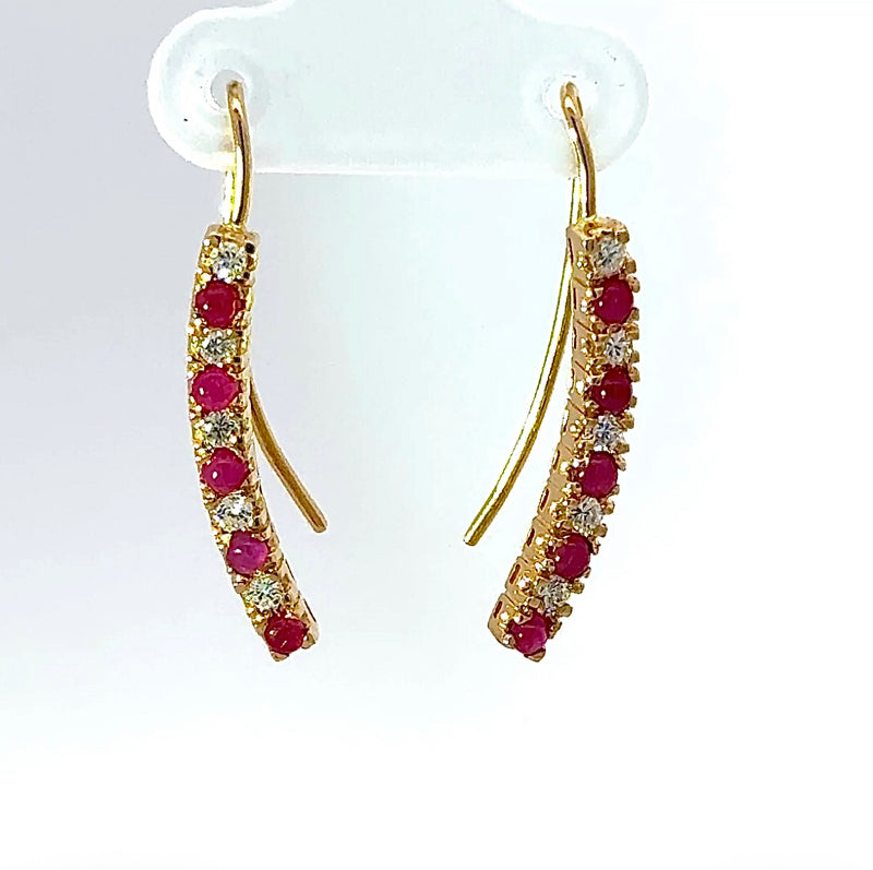 Elegante Hängeohrringe in 18 Karat Gelbgold mit Brillanten & Rubinen