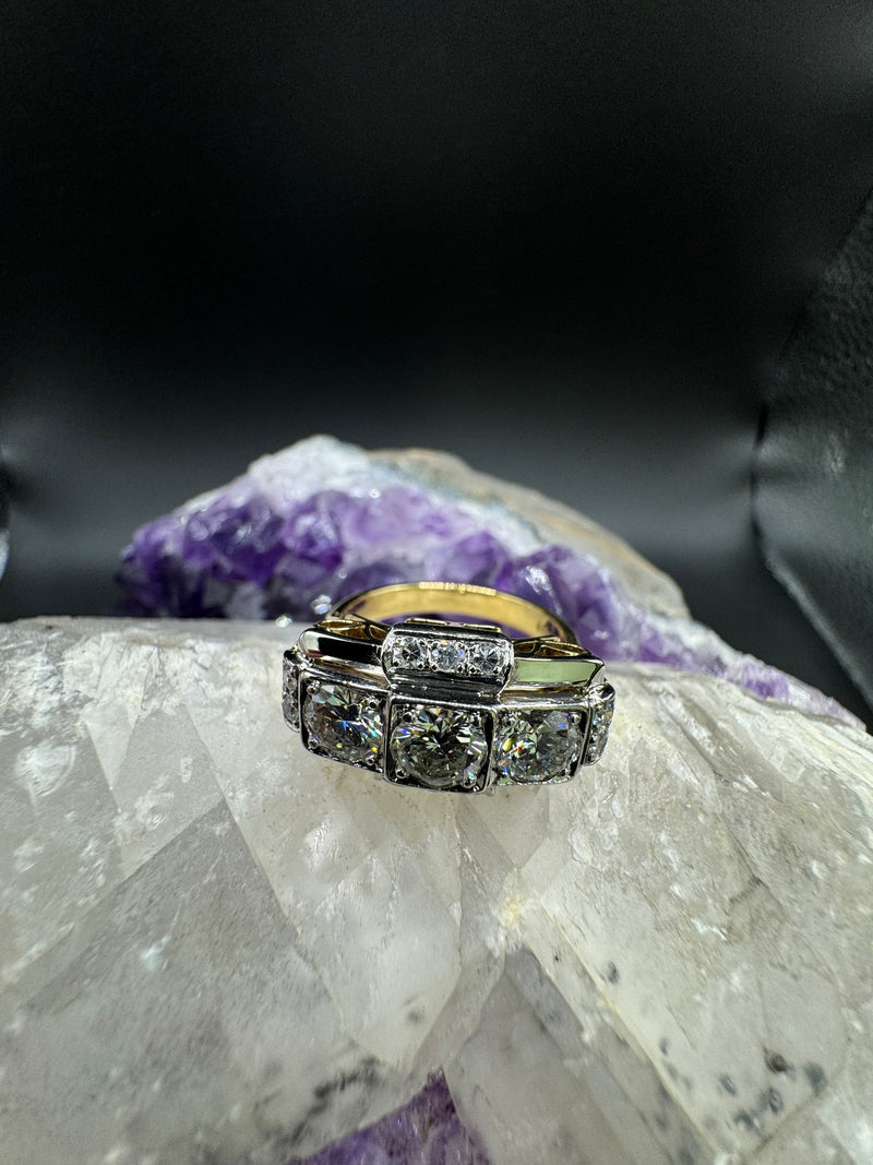 Eindrucksvoller Vintage Ring in 18 Karat Gold mit 3 riesigen Brillanten - Handarbeit