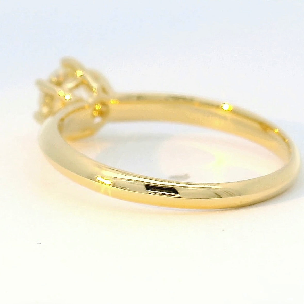 Moderner Solitärring in 18 Karat Gelbgold mit 1,02 Karat Brillant