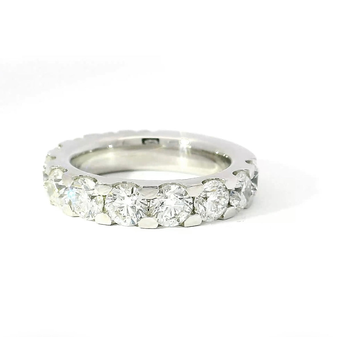 Edler Memory Ring in 18 Karat Weißgold mit 4,90 Karat hochfeinen Brillanten