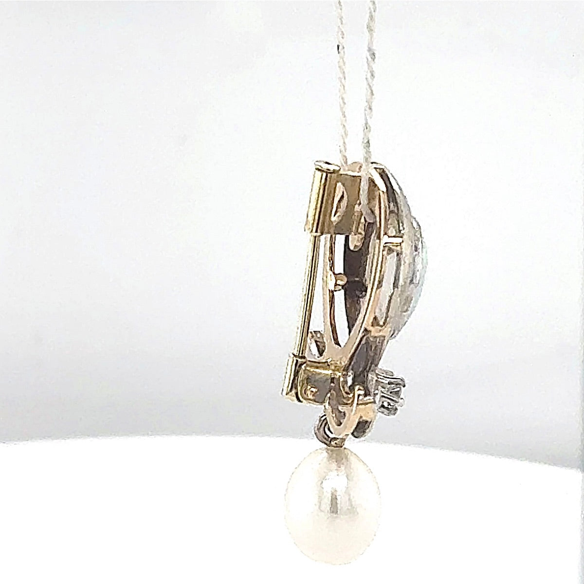 Dekorative Vintage Brosche/Anhänger in 14 Karat Gold mit Opal, Brillanten & Perle