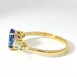 Moderner steinbetonter Ring in 14 Karat Gelbgold mit Tansanit und Brillanten