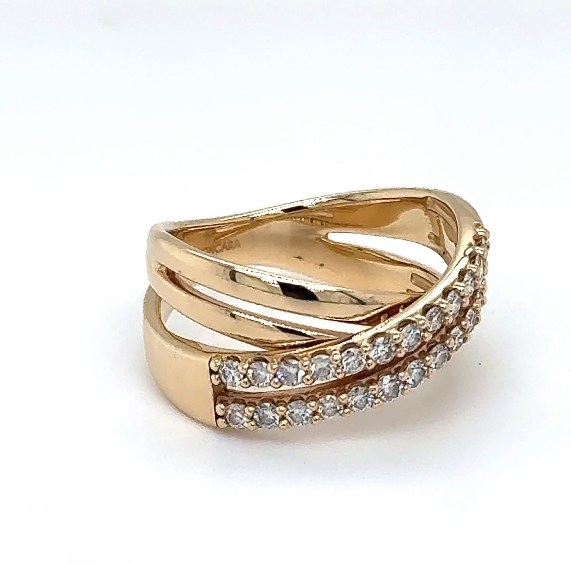 Moderner Moncara Ring in 14 Karat Gelbgold mit lupenreinen Brillanten