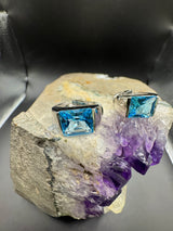 Hochwertige Ohrringe in 18 Karat Weißgold mit Blautopas