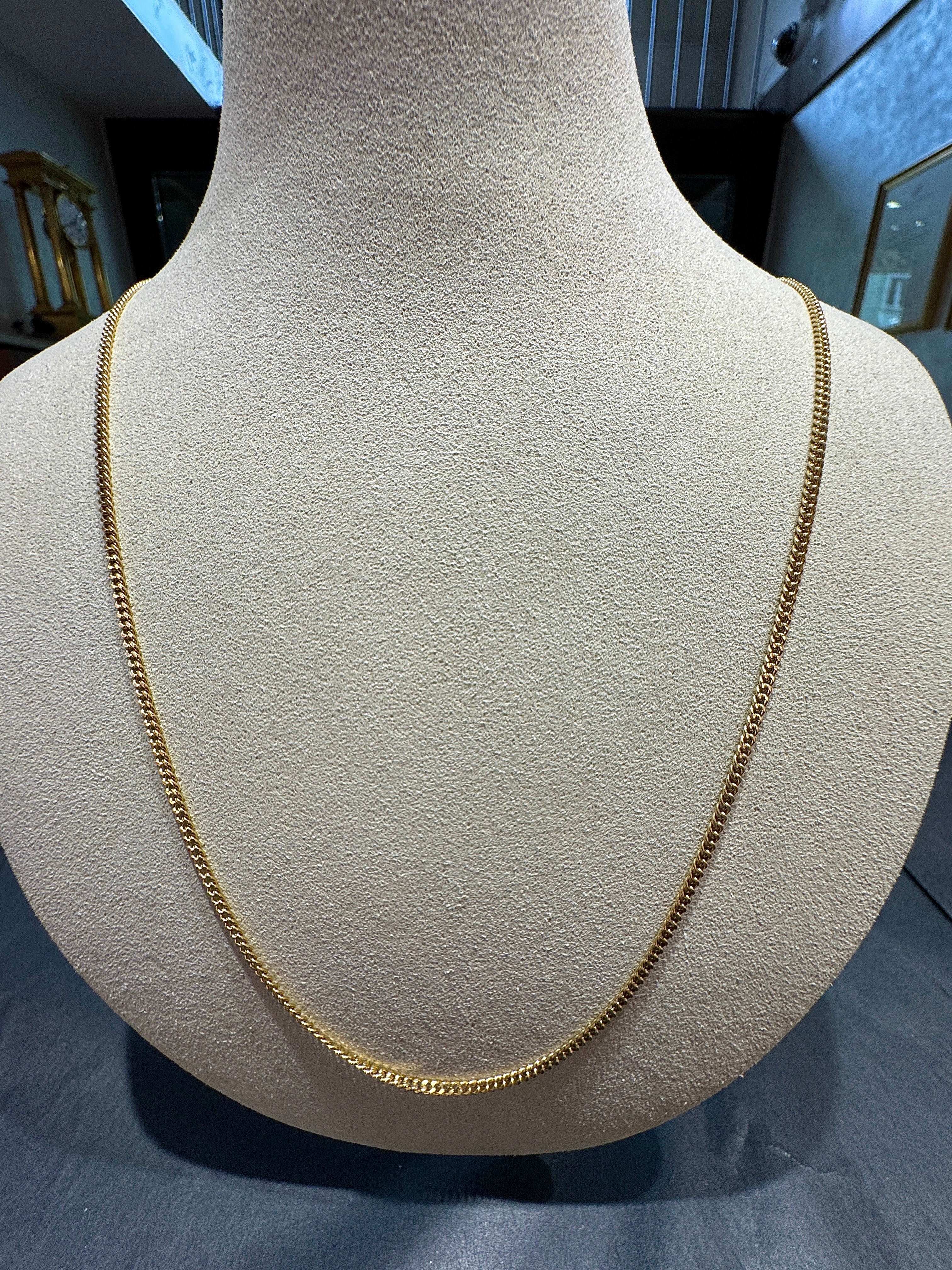 Timeless Curb Chain in 18 Karat Yellow Gold with Spring Ring