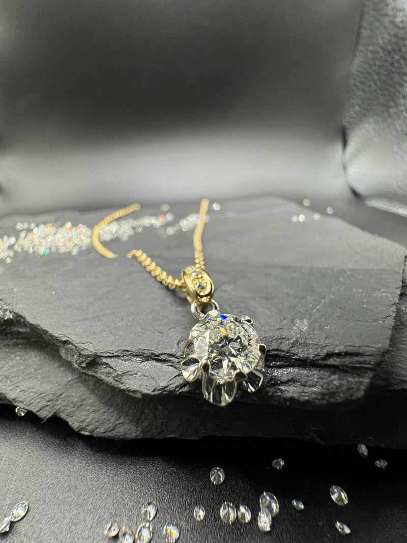 Eleganter Solitär-Anhänger in 18 Karat Gold mit großen Brillant