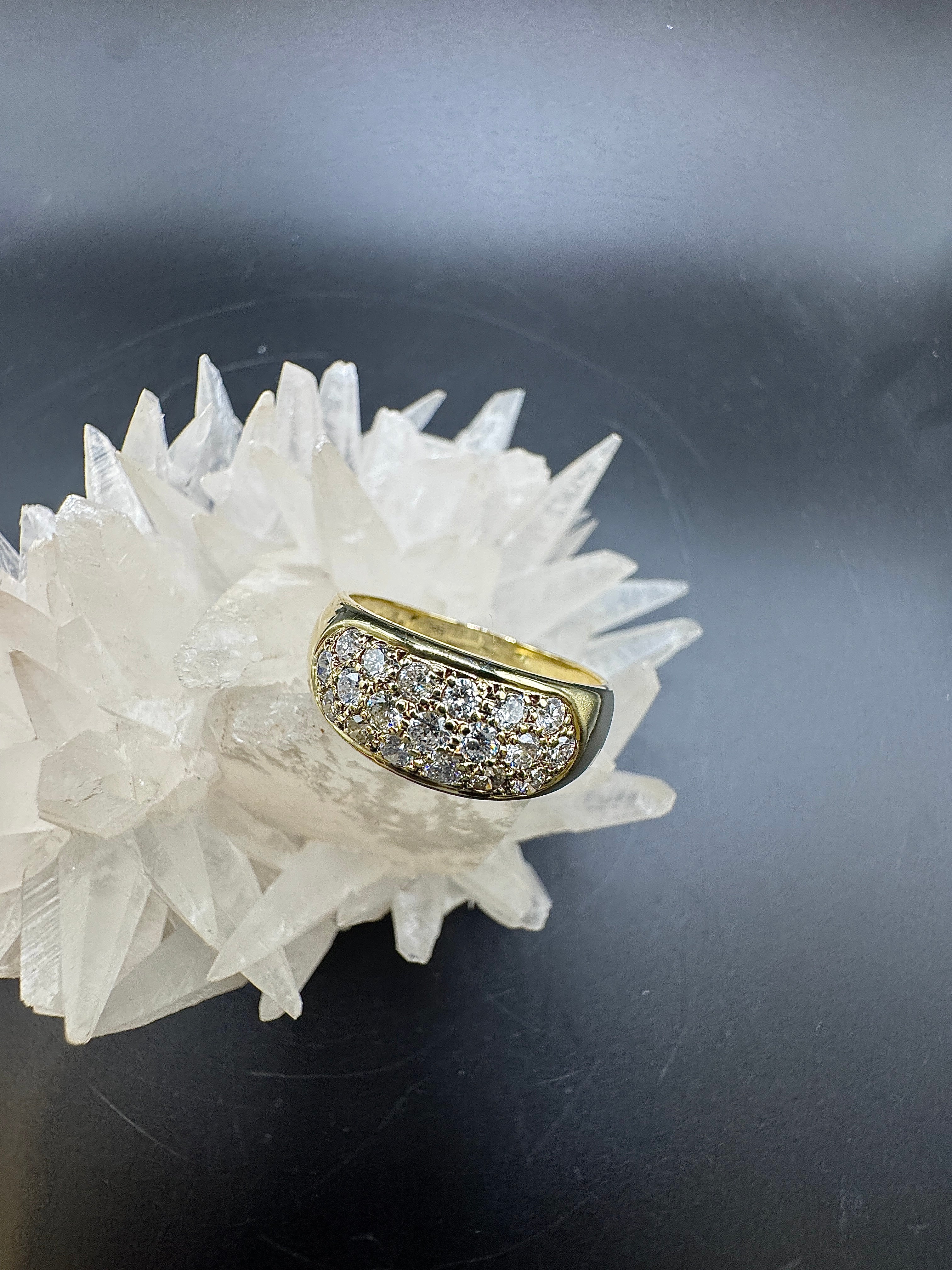 Wirkungsvoller Bandring in 14 Karat Gelbgold mit 1,00 Karat Brillanten