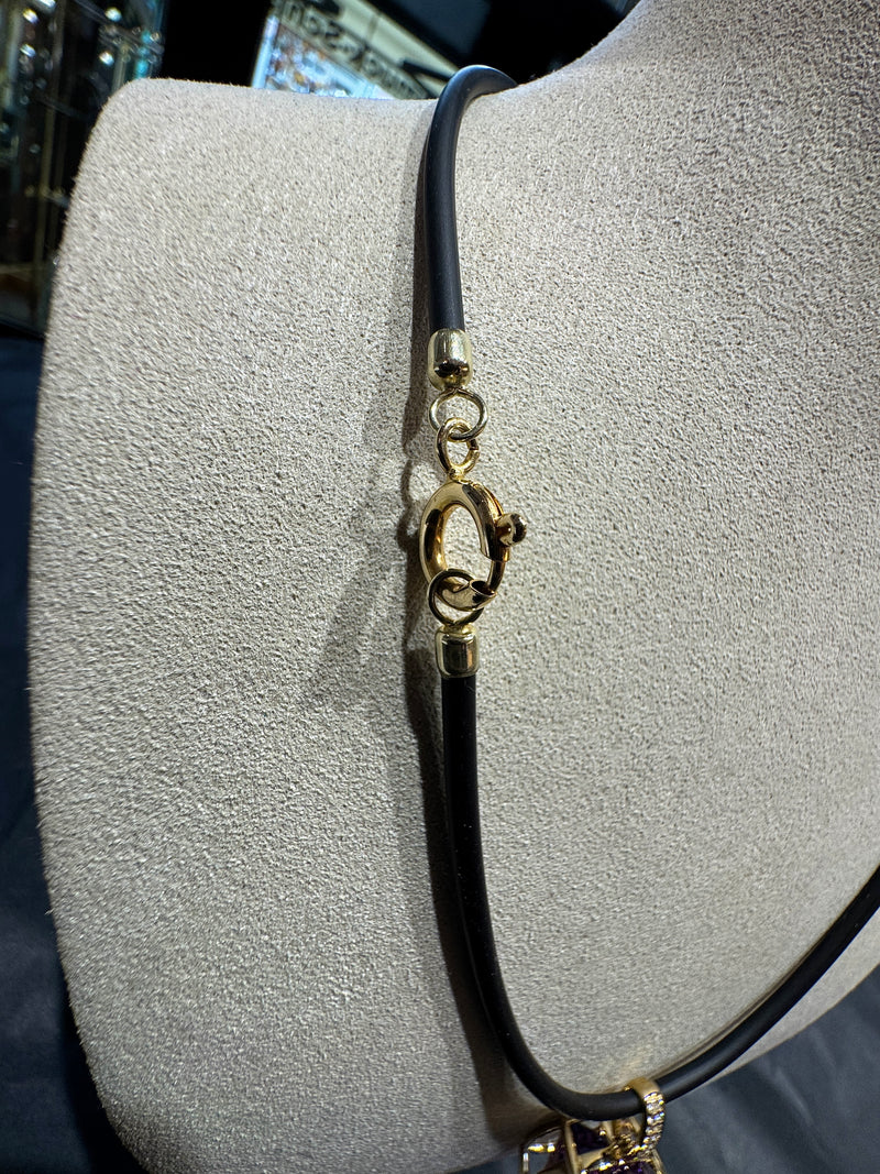 Moderner Anhänger in 14 Karat Gelbgold mit feinen Amethyst & Brillanten