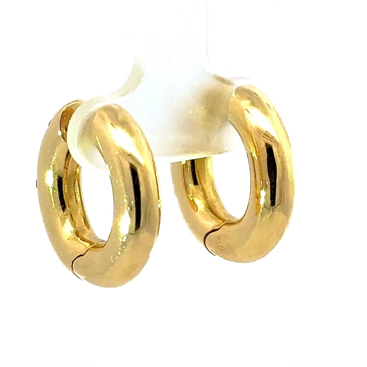 Elegante Kreolen in 18 Karat Gelbgold mit Brillanten, Smaragd, Saphir & Rubin