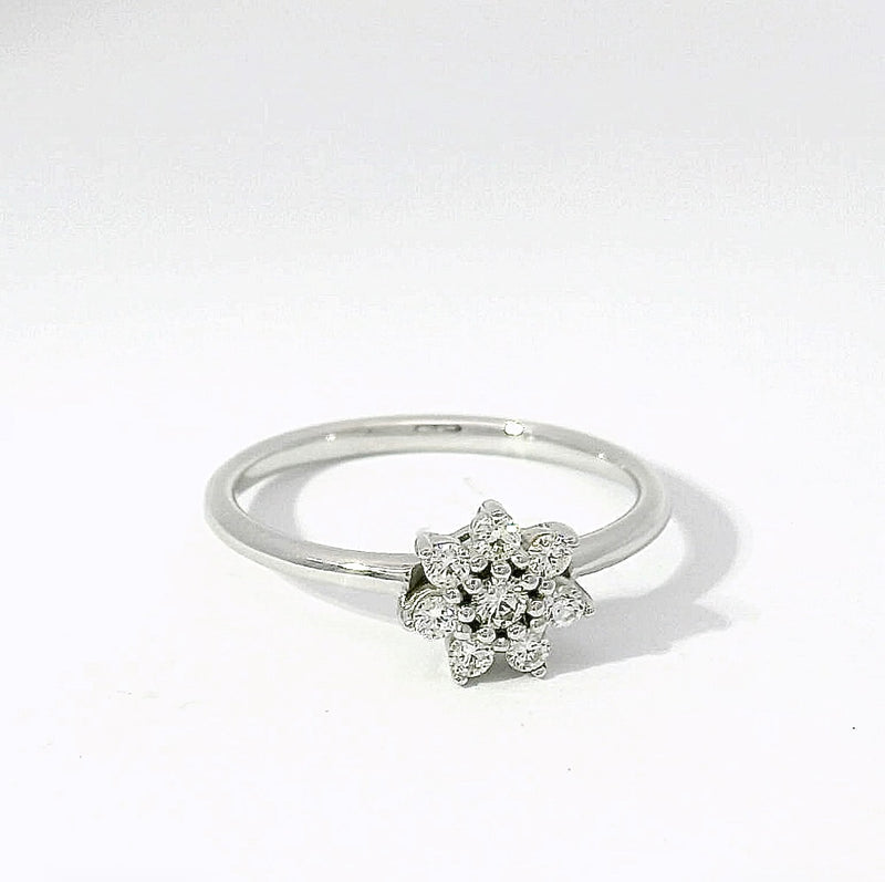 Zeitloser Moncara Ring in 14 Karat Weißgold mit feinen Brillanten