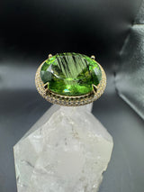 Einmaliger Ring in 14 Karat Gelbgold mit riesigem Peridot & Brillanten